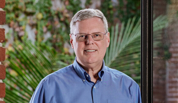 Headshot of Eric Brossy de Dios