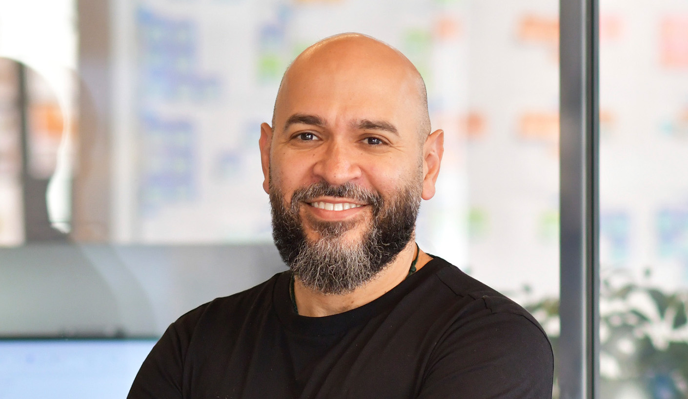 Headshot of Julio Colon.